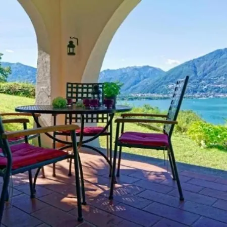 Top-ferienwohnung Im Landhausstil Mit Panoramablick Und Pool Gambarogno